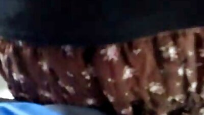 Alguien fríe carne, y alguien golpea. videos caseros xxx señoras