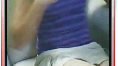 Morena con gafas en un video privado chupó video casero señoras inteligentemente una polla larga antes de follar.